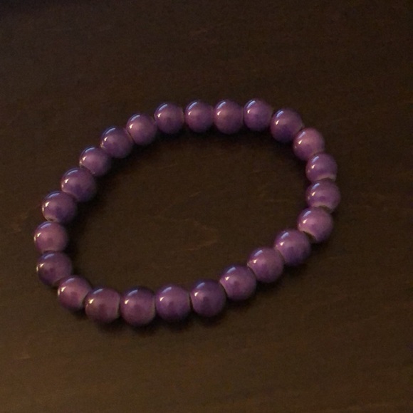 4 Bracelets with different styles. - Picture 6 of 6